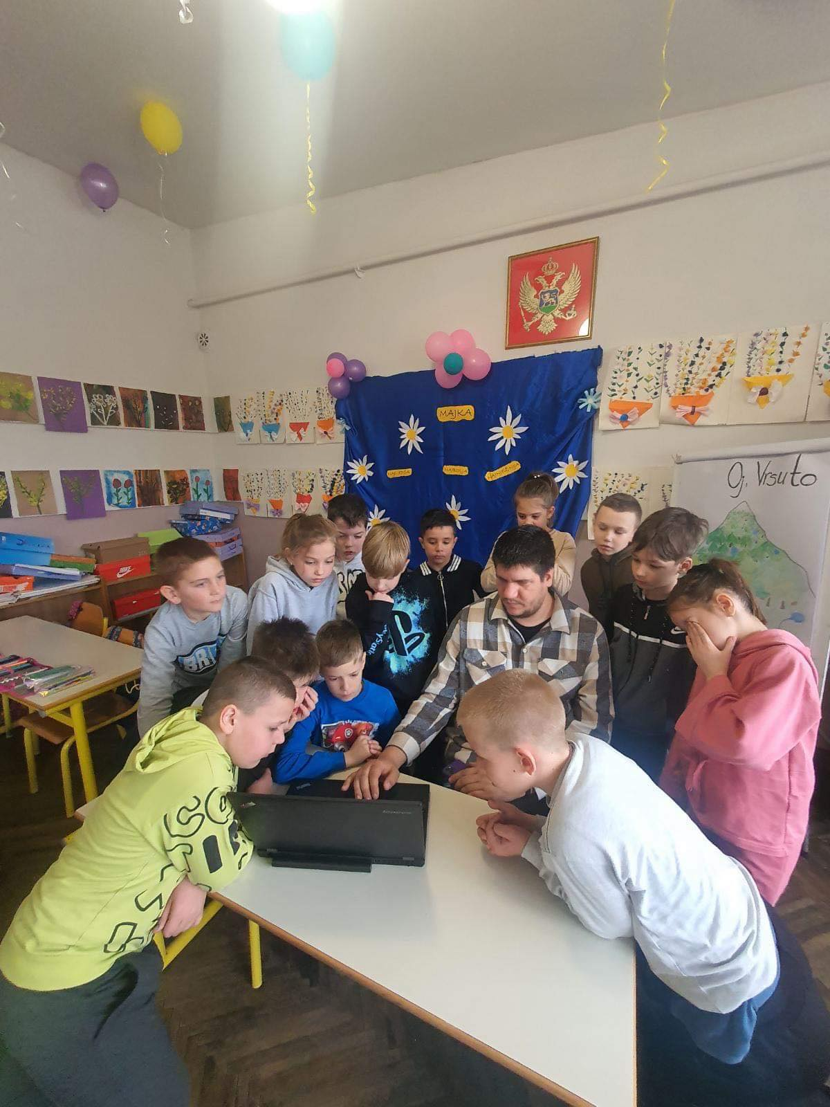 Om3ga testing Daktilograf in Montenegro classroom