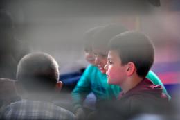 Children sitting together 